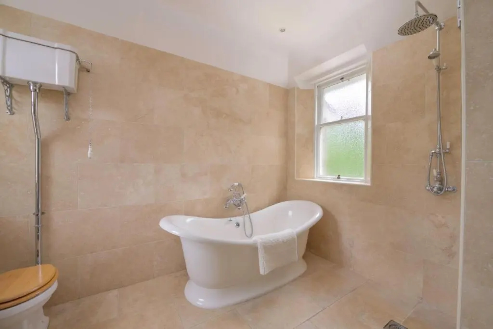 Haven Retreat Scotland - Large 4 Bed House with Woodland garden, Aboyne ,Royal Deeside