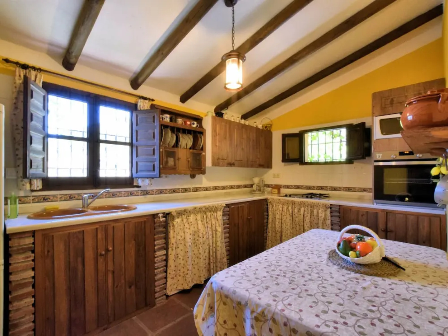 Attractive Holiday Home in Canillas de Aceituno With Terrace