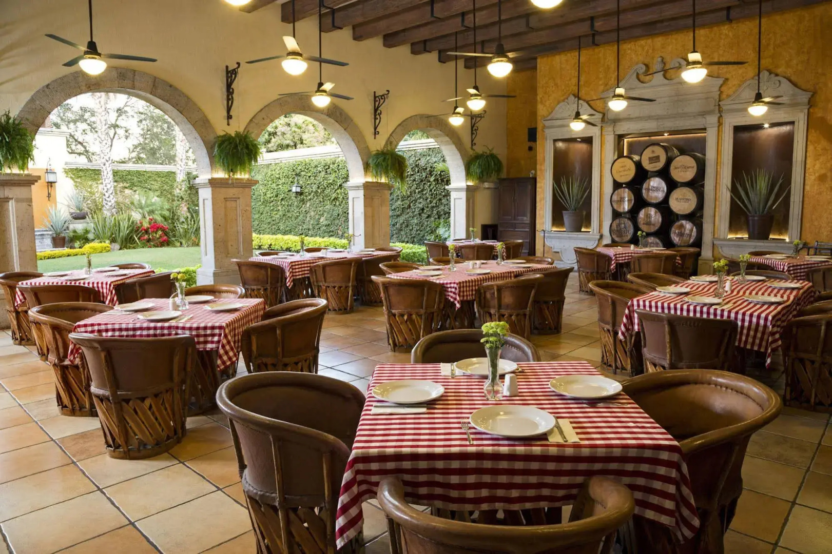 Los Abolengos, Grand Class Casona Hotel