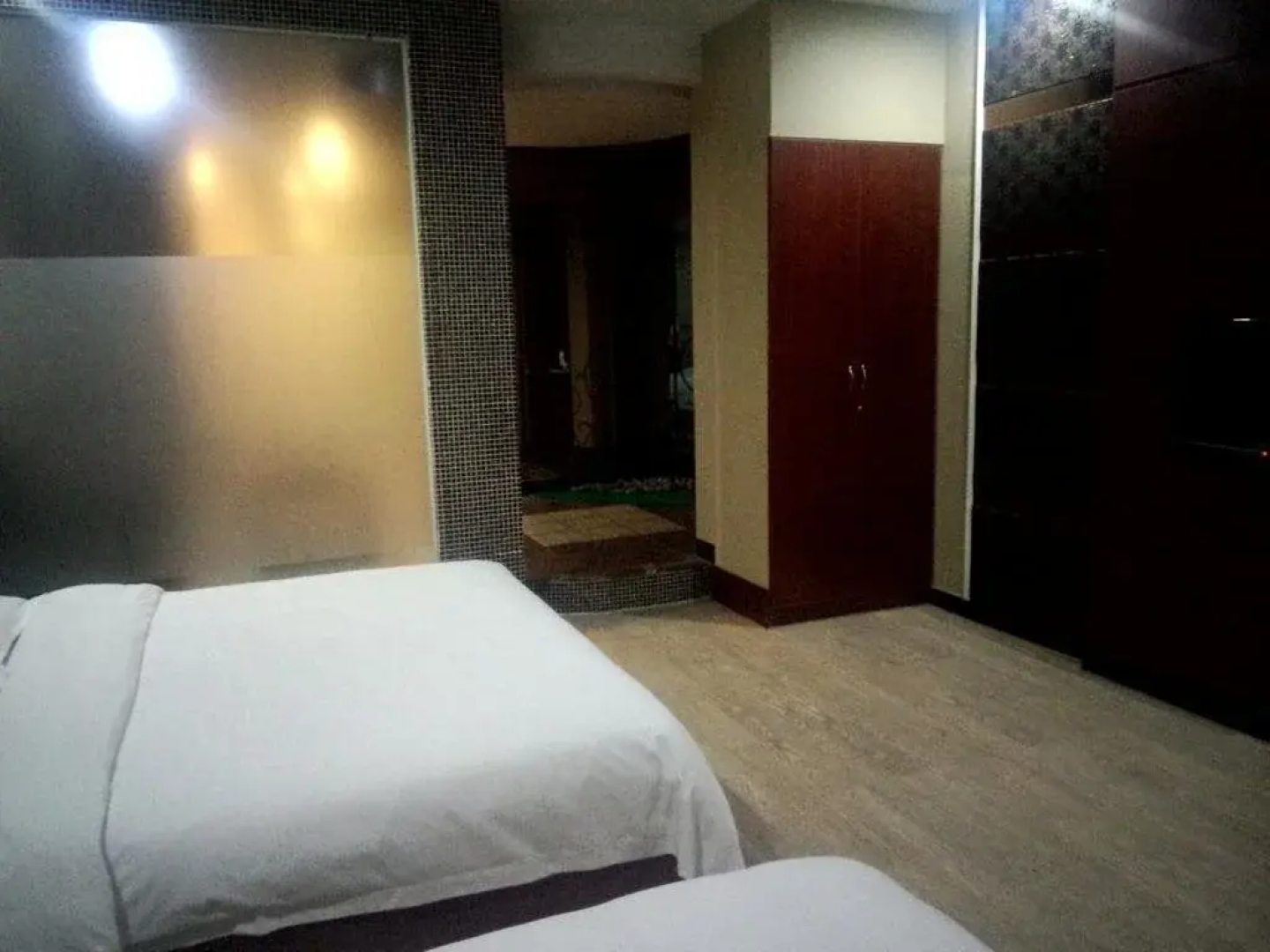 Yu Hu Chun Chain Business Hotel