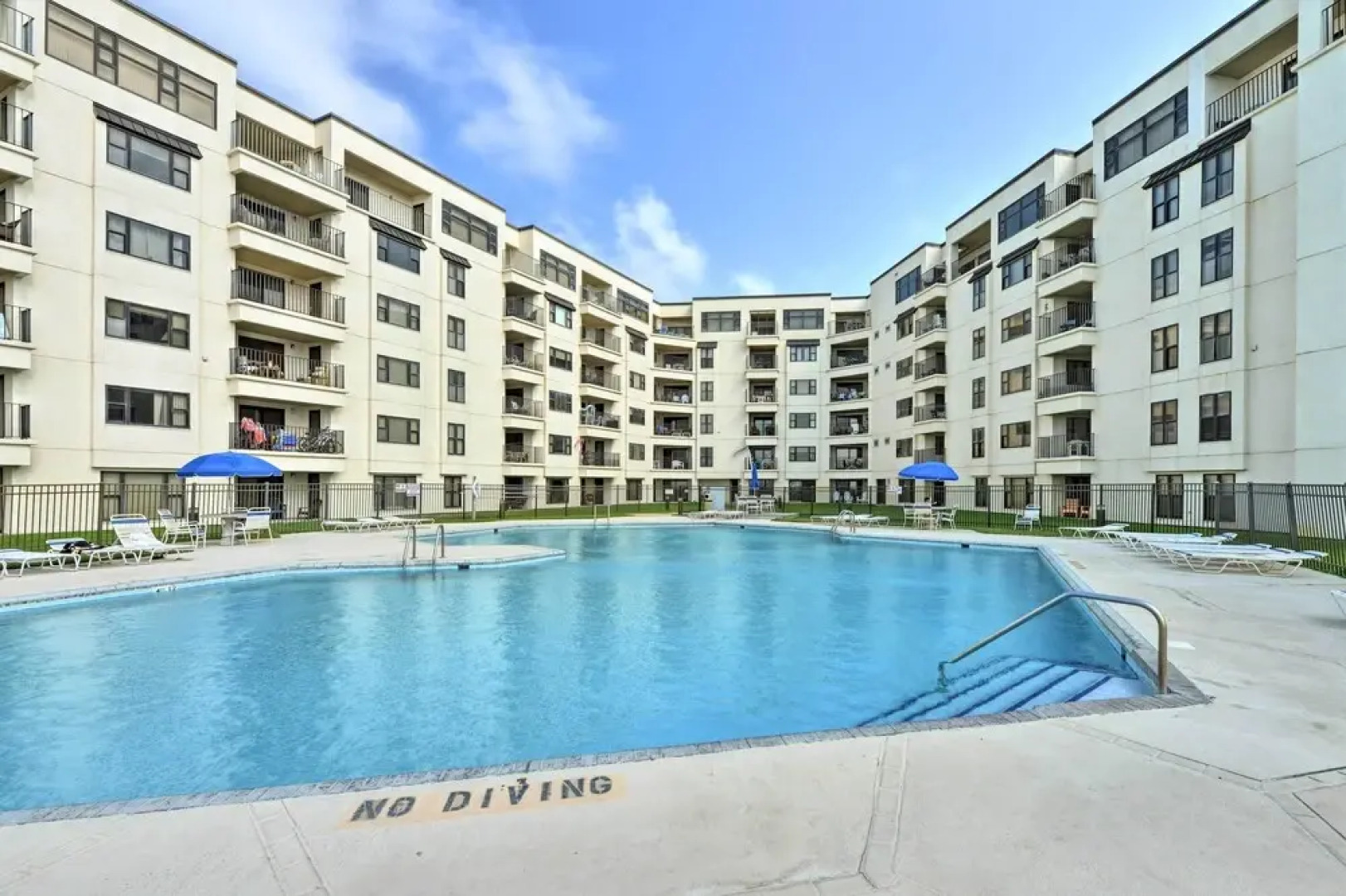 Summer Winds Resort Condo w/ Ocean Views!