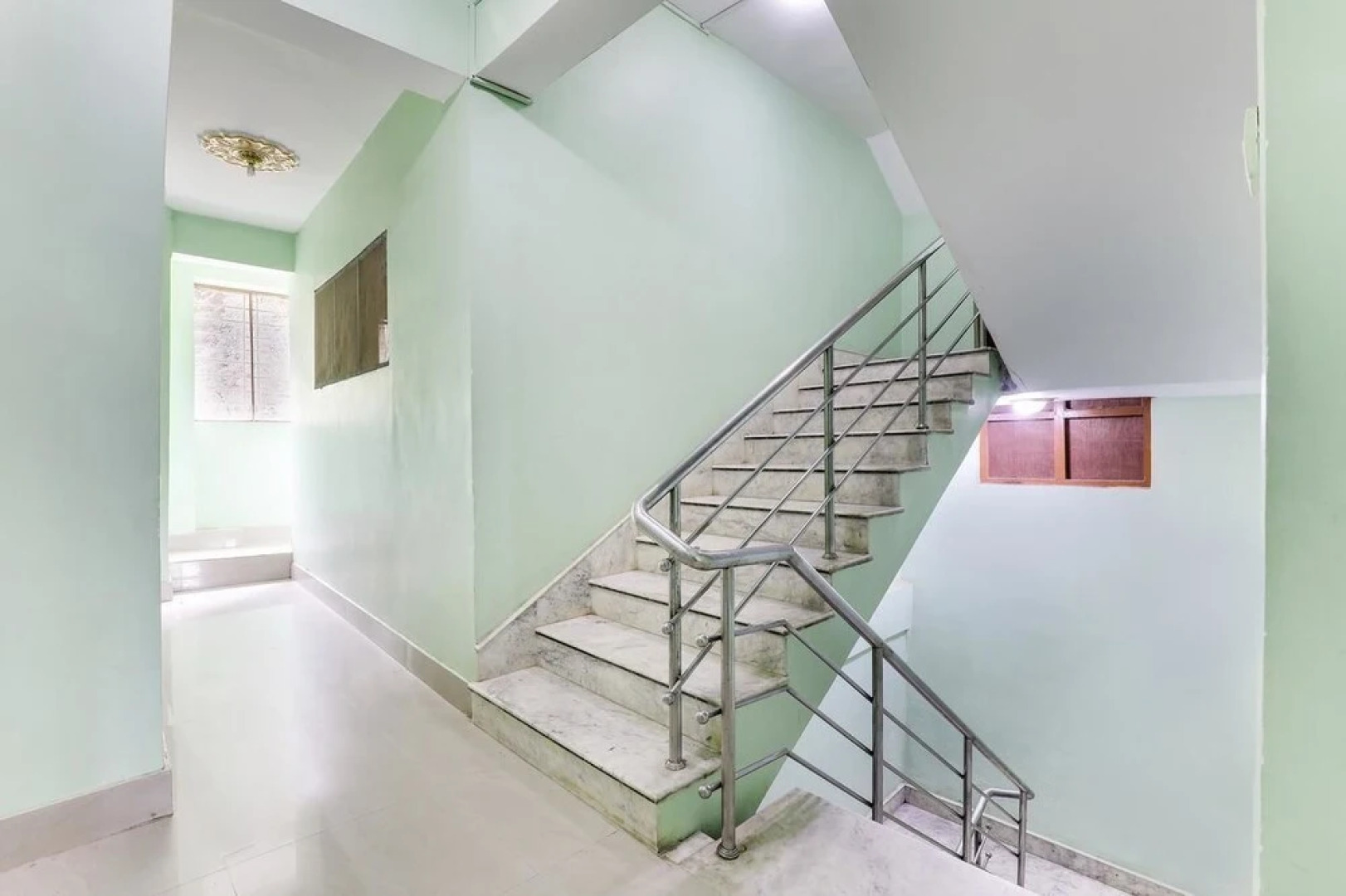 Apee Guest House by OYO Rooms