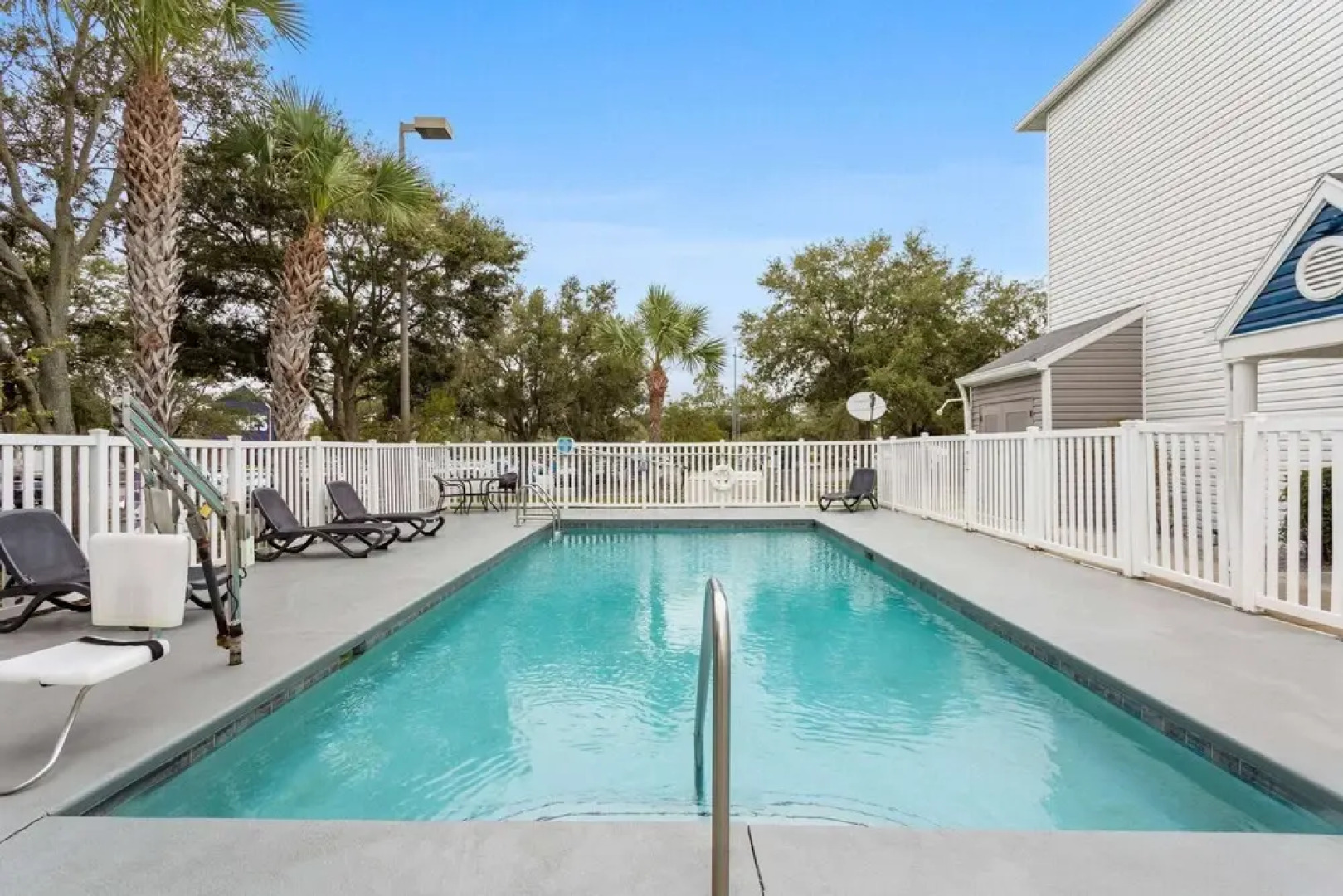 Microtel Inns And Suites Zephyrhills