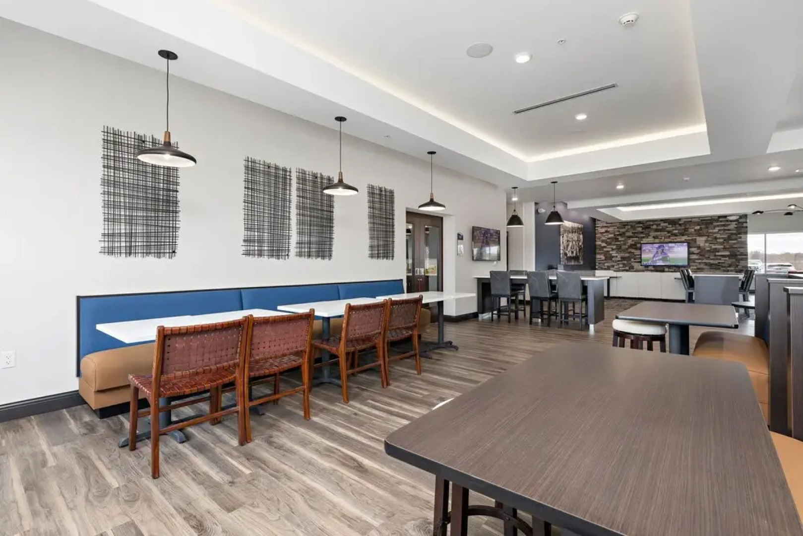 Holiday Inn Express Kansas City North Parkville An IHG Hotel