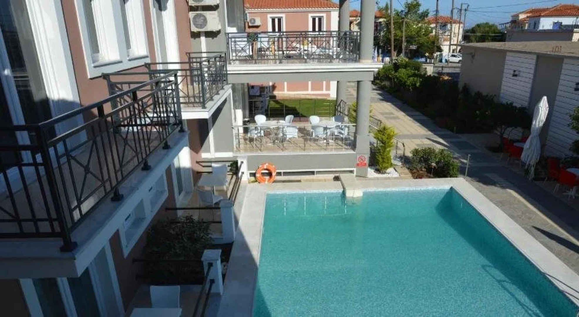 Sun & Sea Luxury Hotel