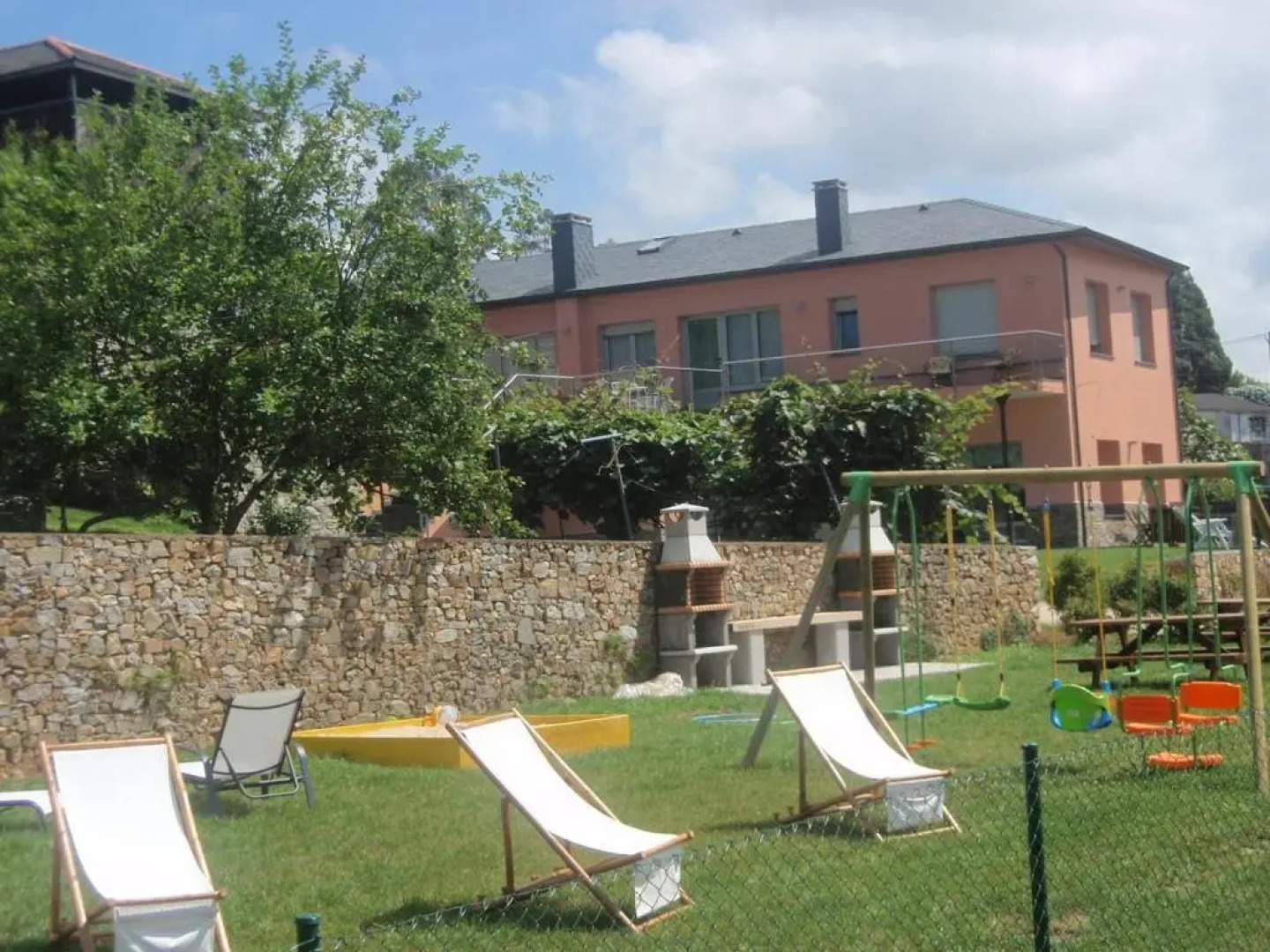 Apartamentos Arcos del Esva