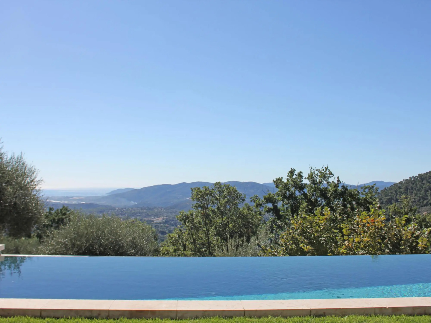 Mountain Villa With Panoramic Sea Views and Pool in Grasse