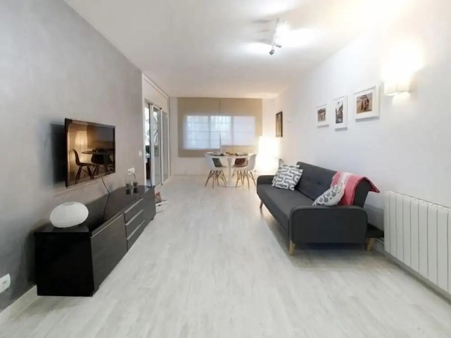 Amity Be my Guest Castelldefels