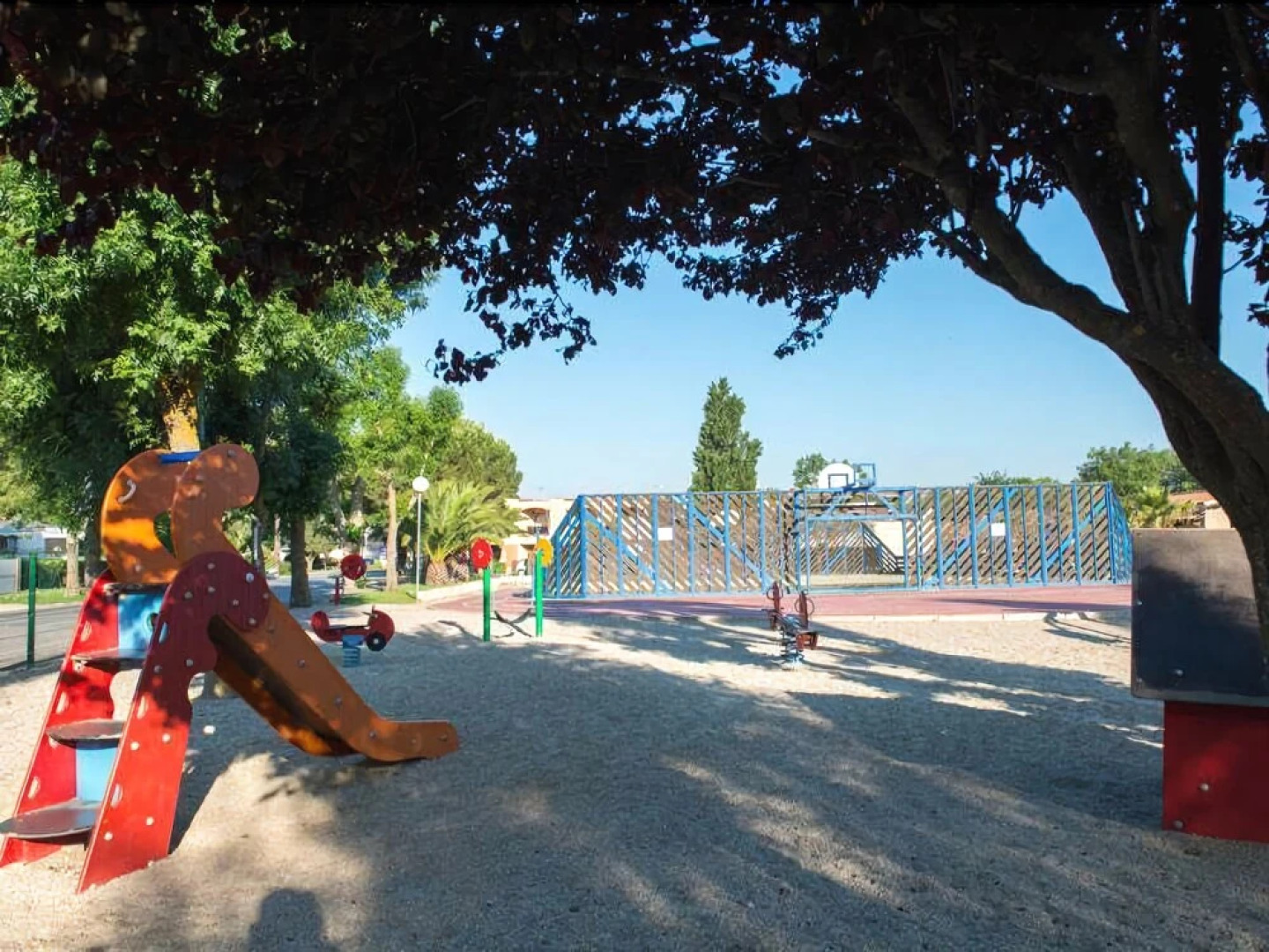 Mobile Home 8p dans le camping La Carabasse (emplacement Oliviers 26)