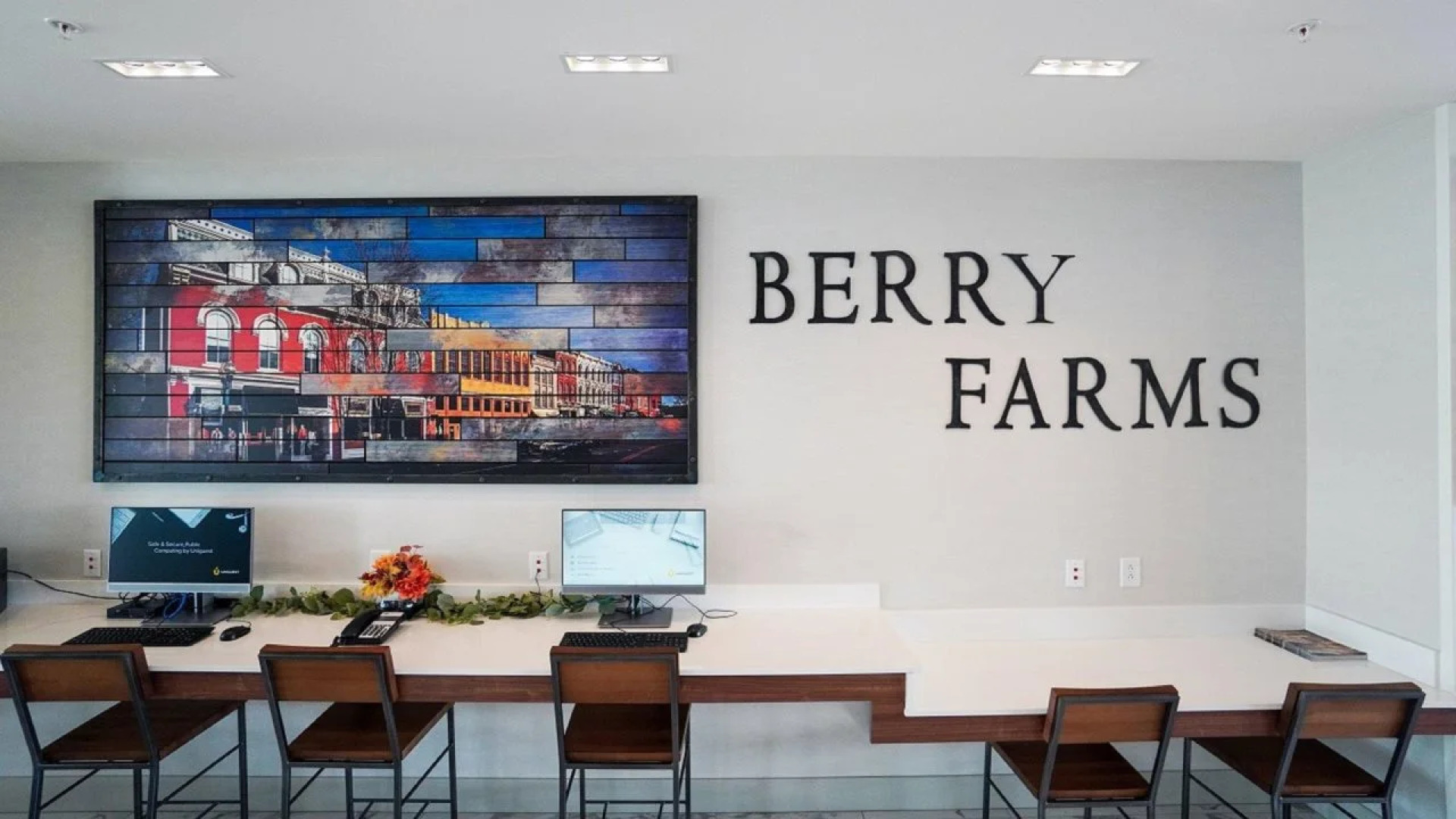 Holiday Inn Express & Suites Franklin - Berry Farms by IHG