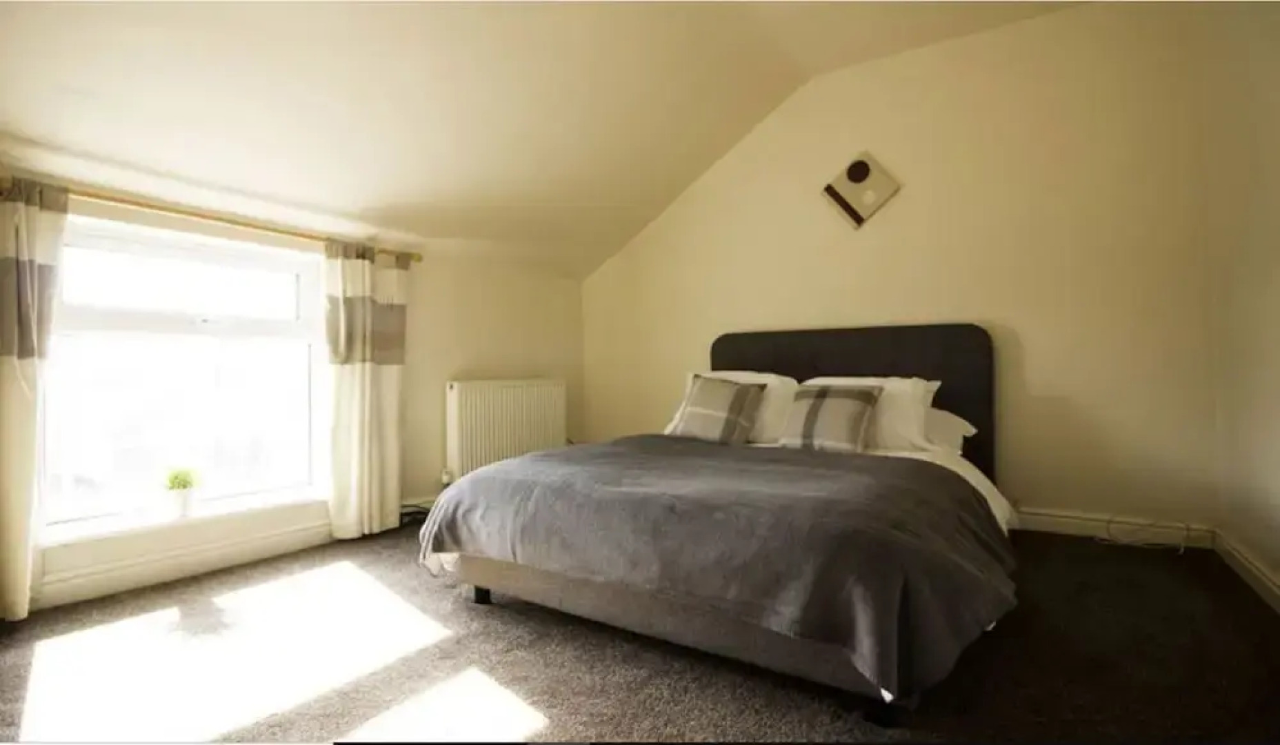 RoomTel - Brook House