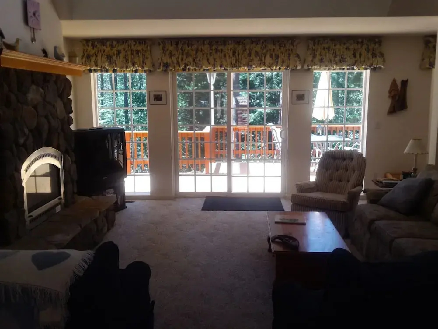 Farmhouse At The Lake 84 3 Bedroom Cabin by Redawning