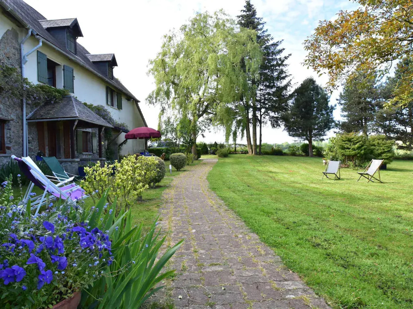 Typical Norman Farmhouse With Free Wifi, a Short Drive From the Coast