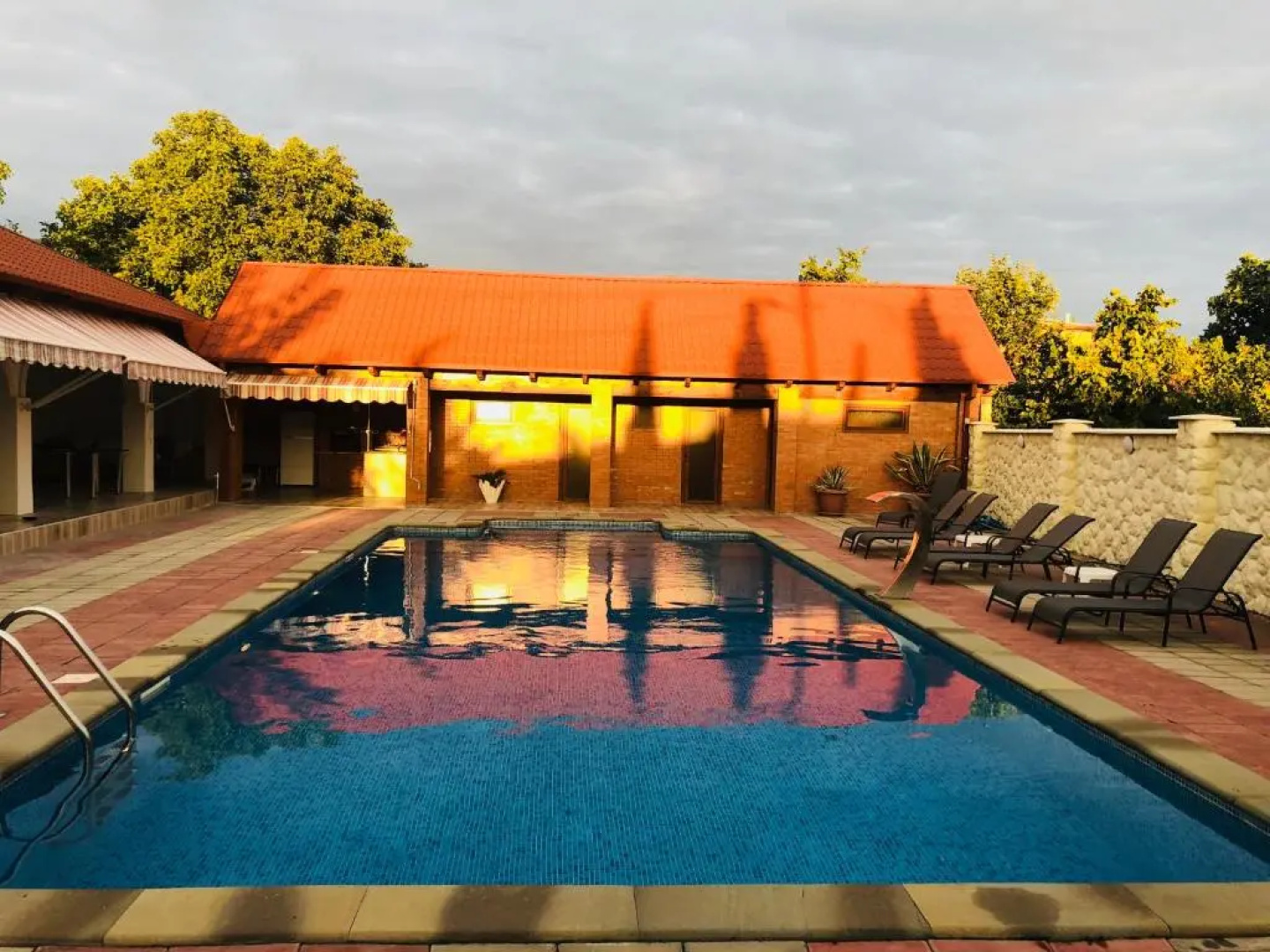 Pawlonia Villa