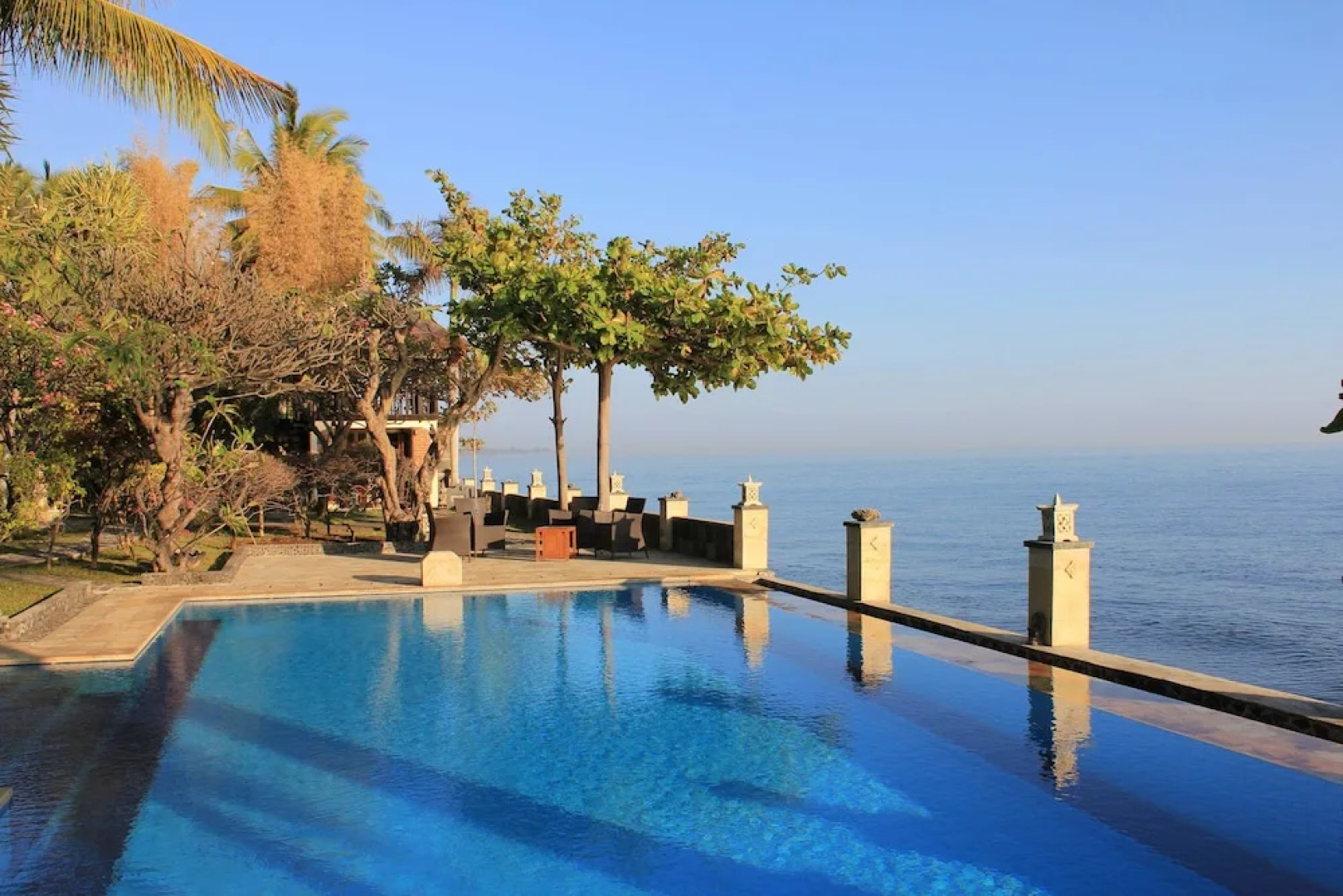 The Ning Beach & Villa