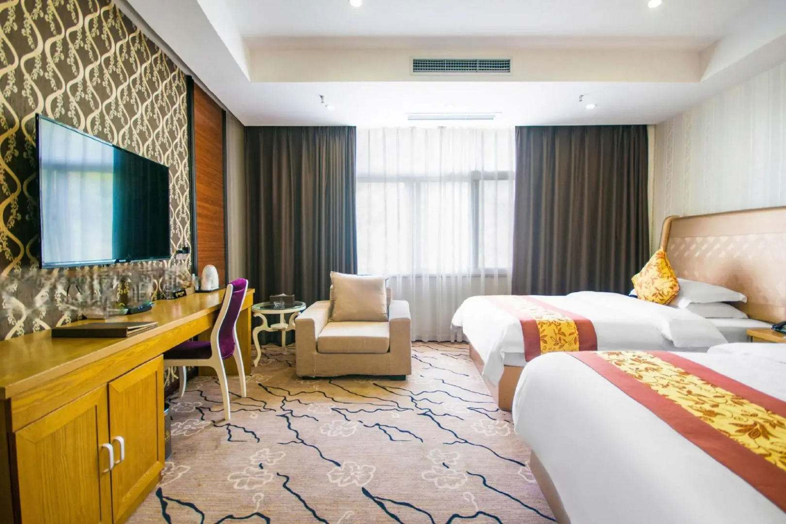 HuangGuoShuYuQuanHotel