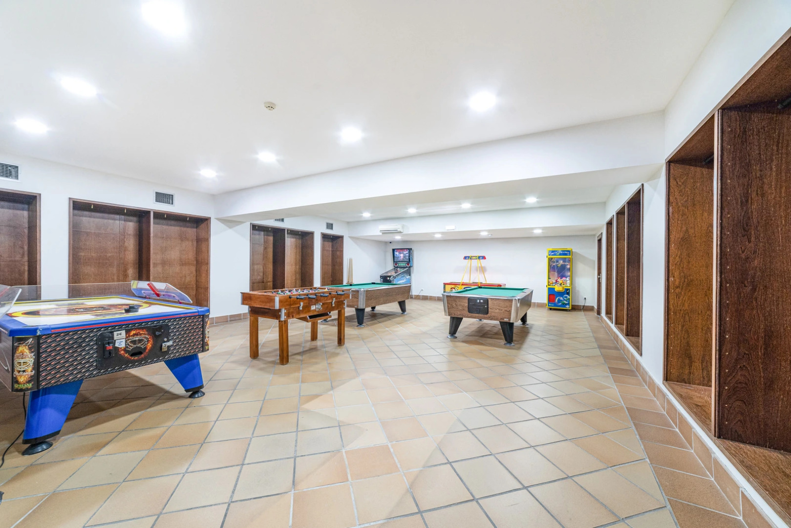 Yellow Praia Monte Gordo