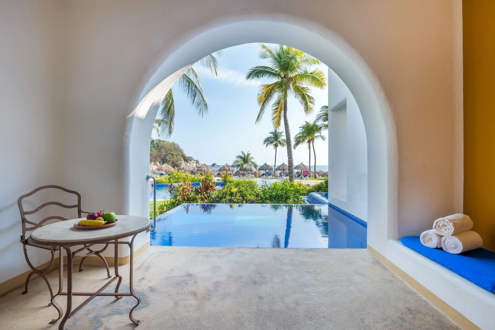 Camino Real Zaashila Huatulco