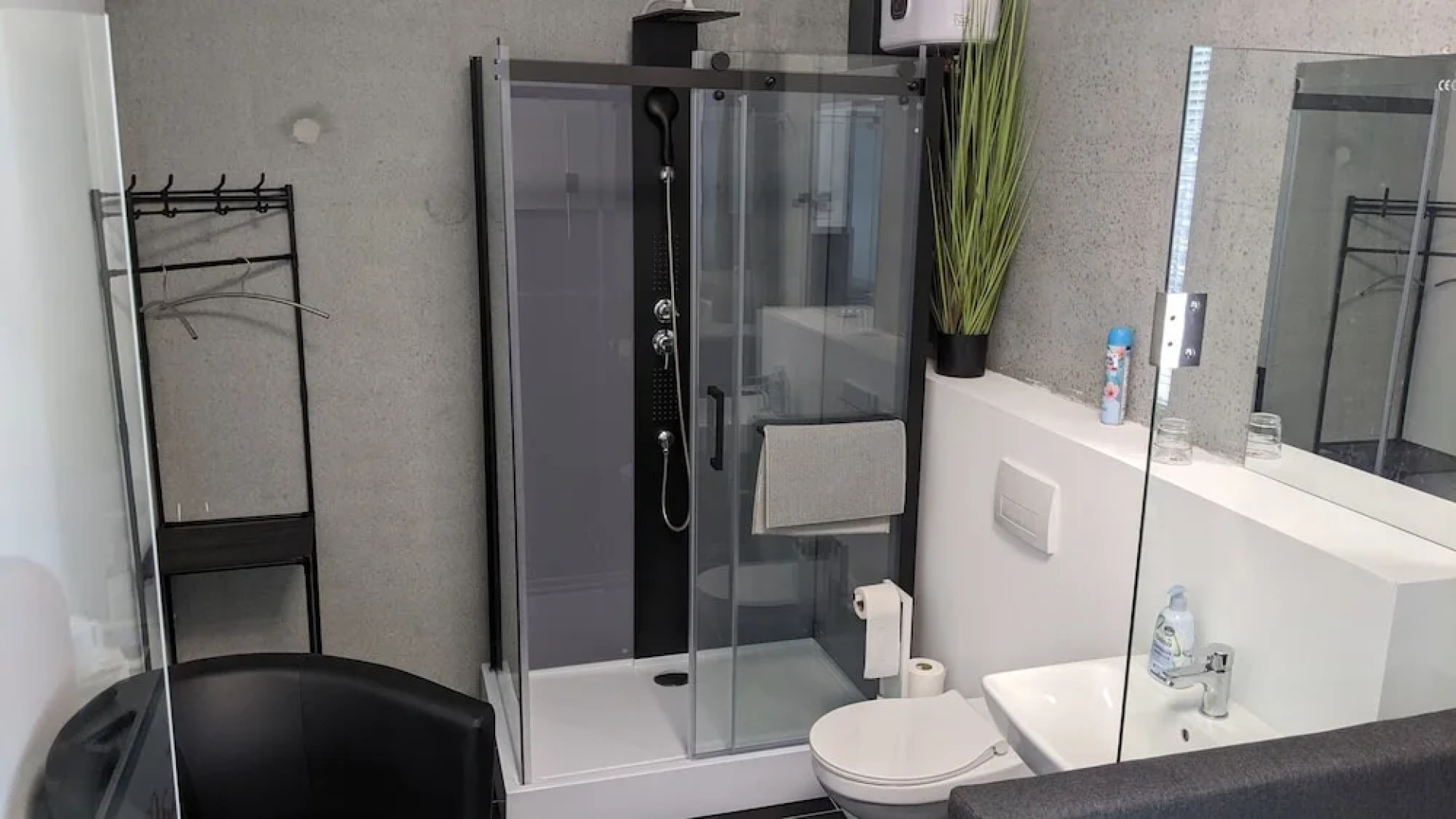 Boardingrooms Direct A8, Close to Stuttgart, 25min