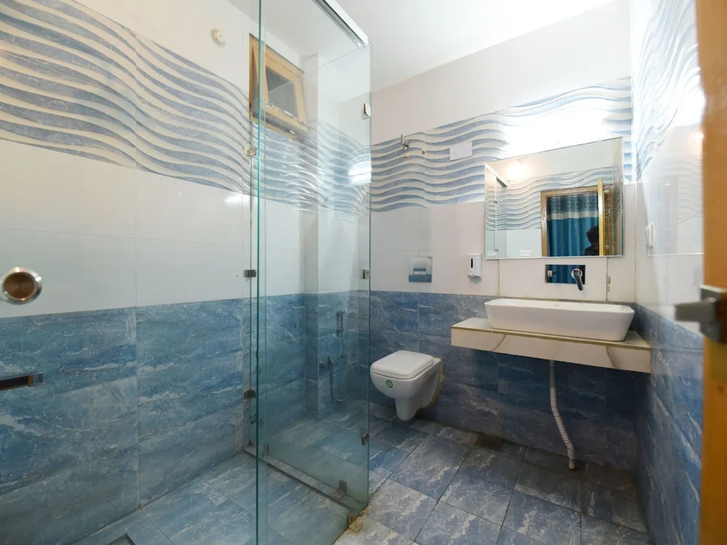 OYO 14223 Home Deluxe 2BHK Near Kullu Airport