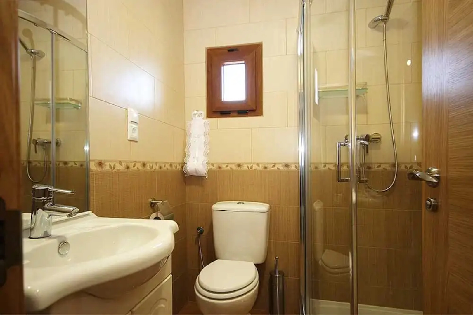 102005 -  House in Muros