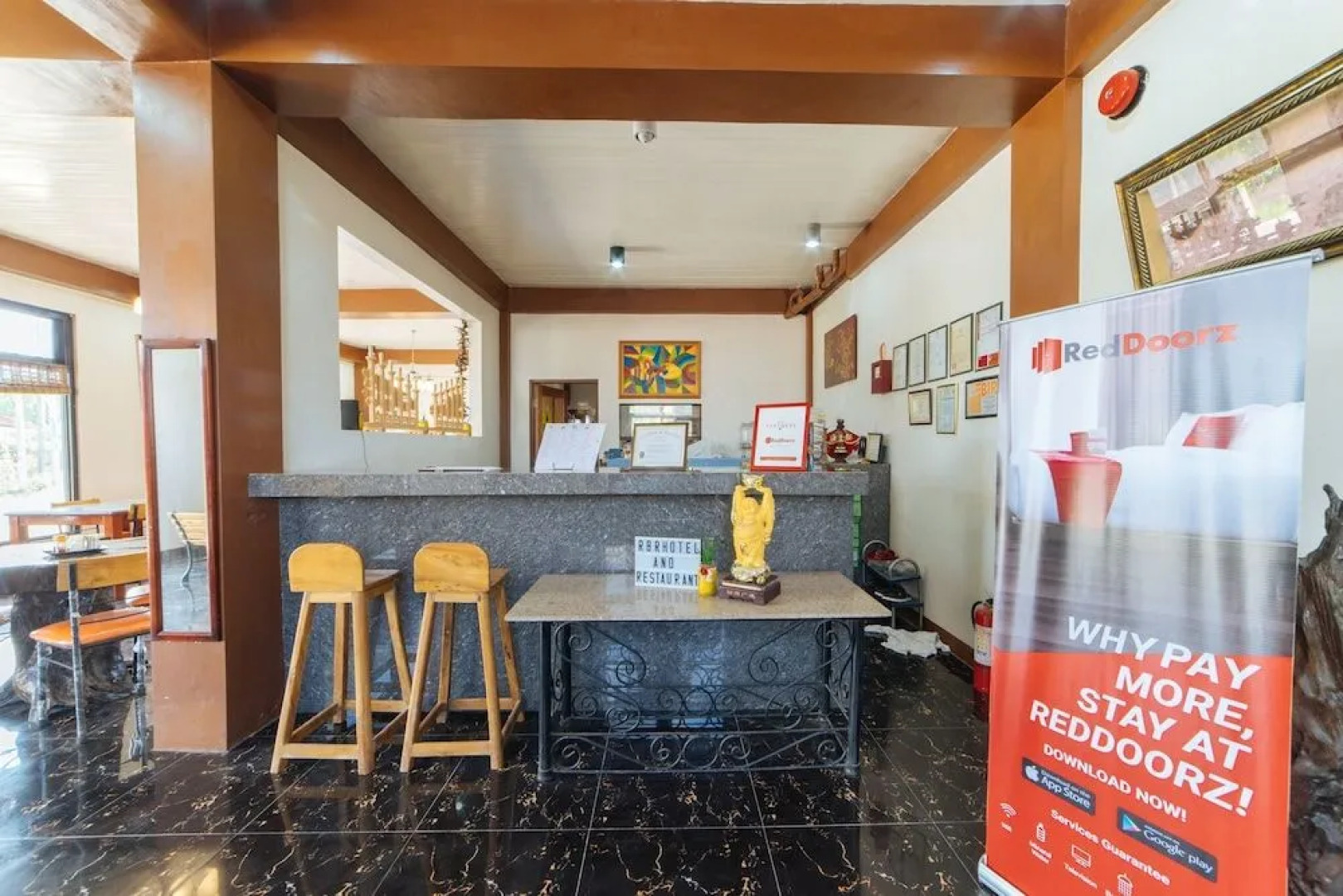 RedDoorz Near Lucap Wharf Alaminos