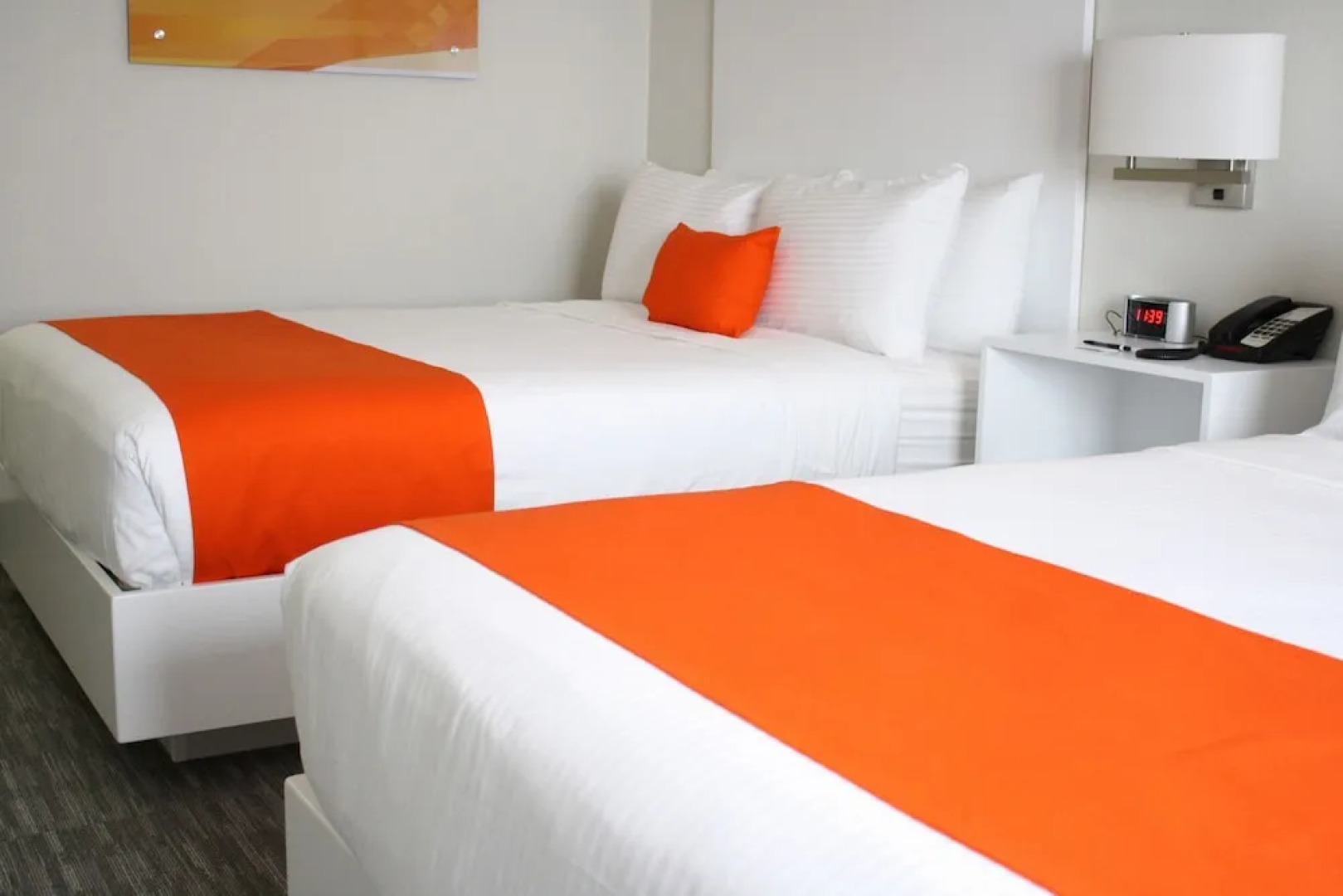 Schoenbrunn Inn & Suites