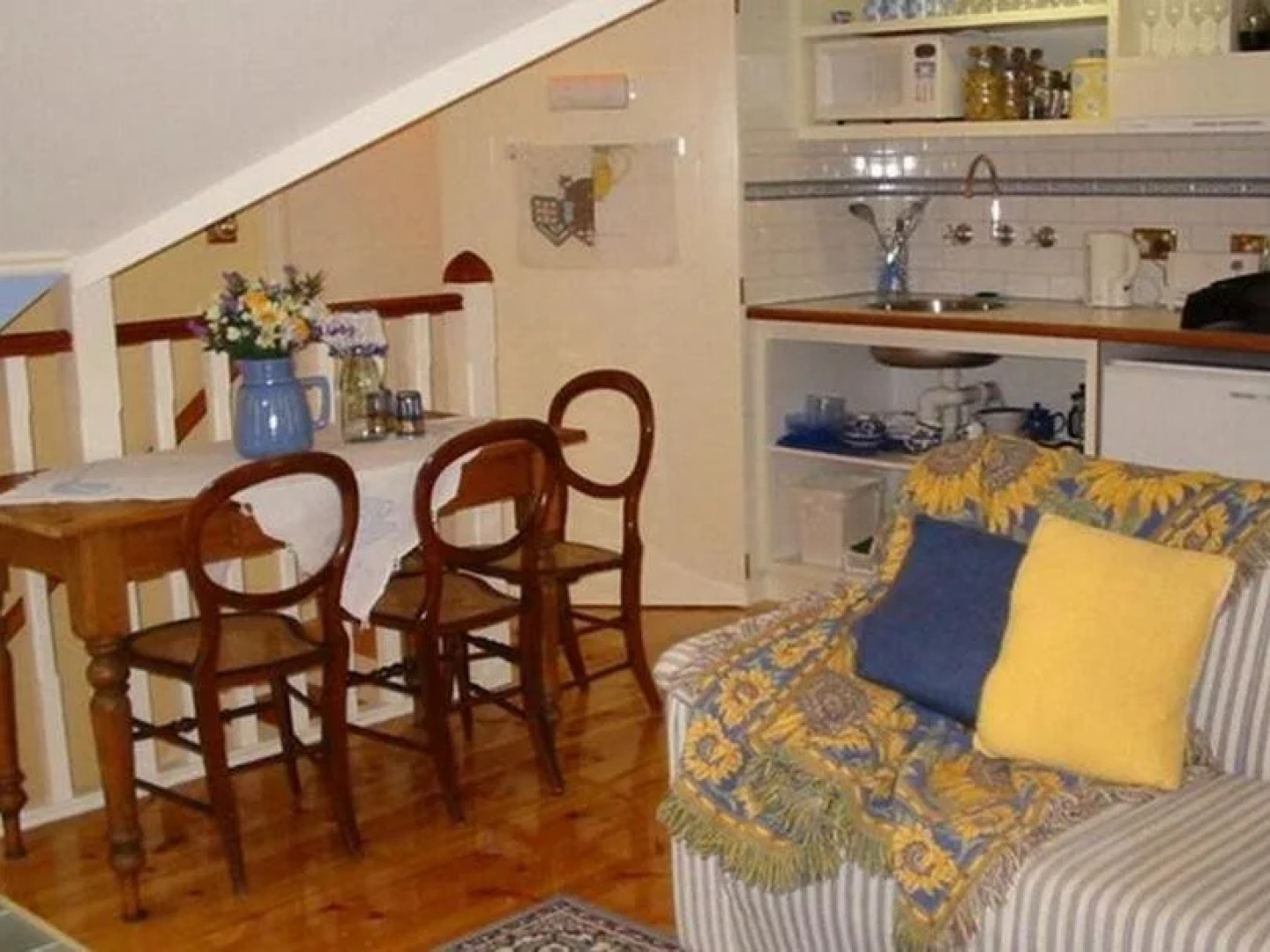 Water Bay Villa Bed and Breakfast