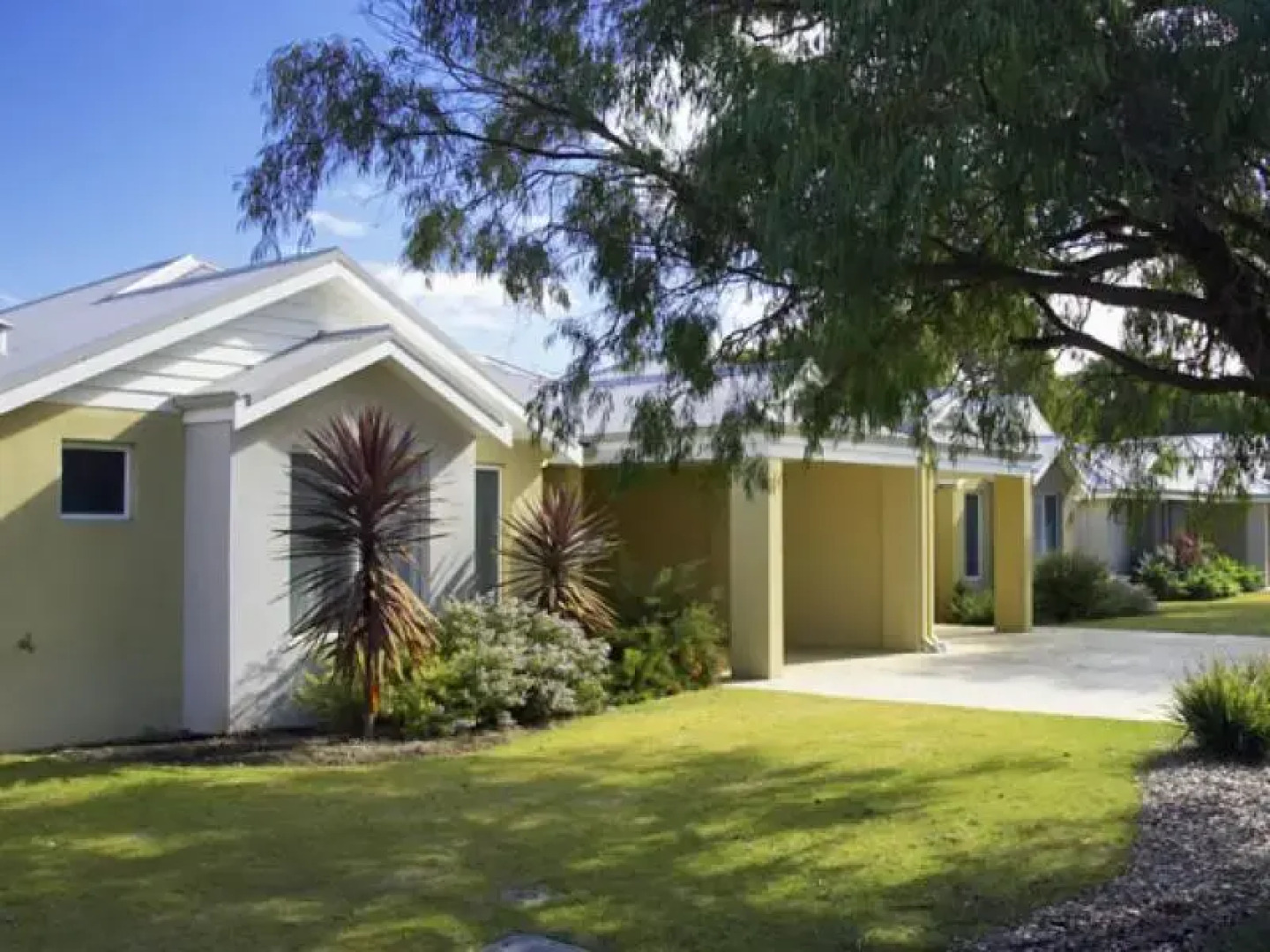 The Beach Hive - U51 Cape View Resort