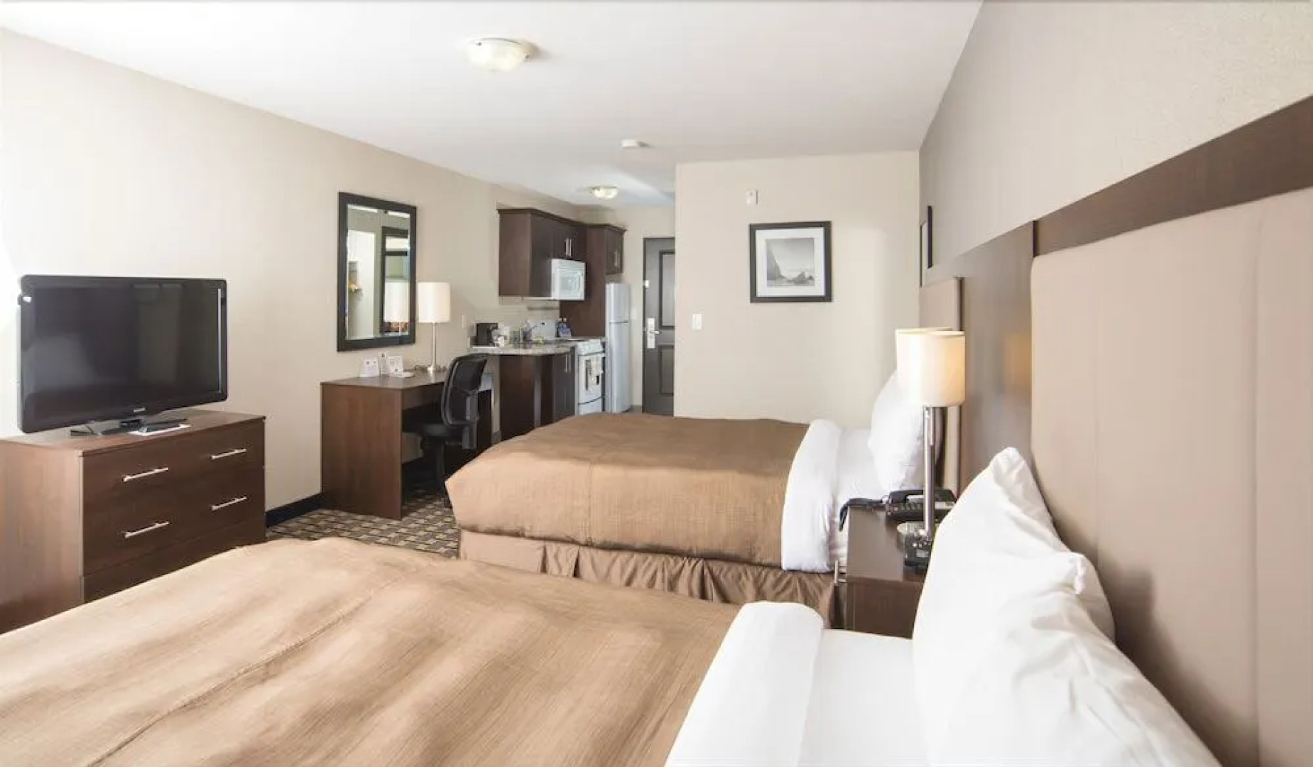 Redvers Western Star Inn & Suites