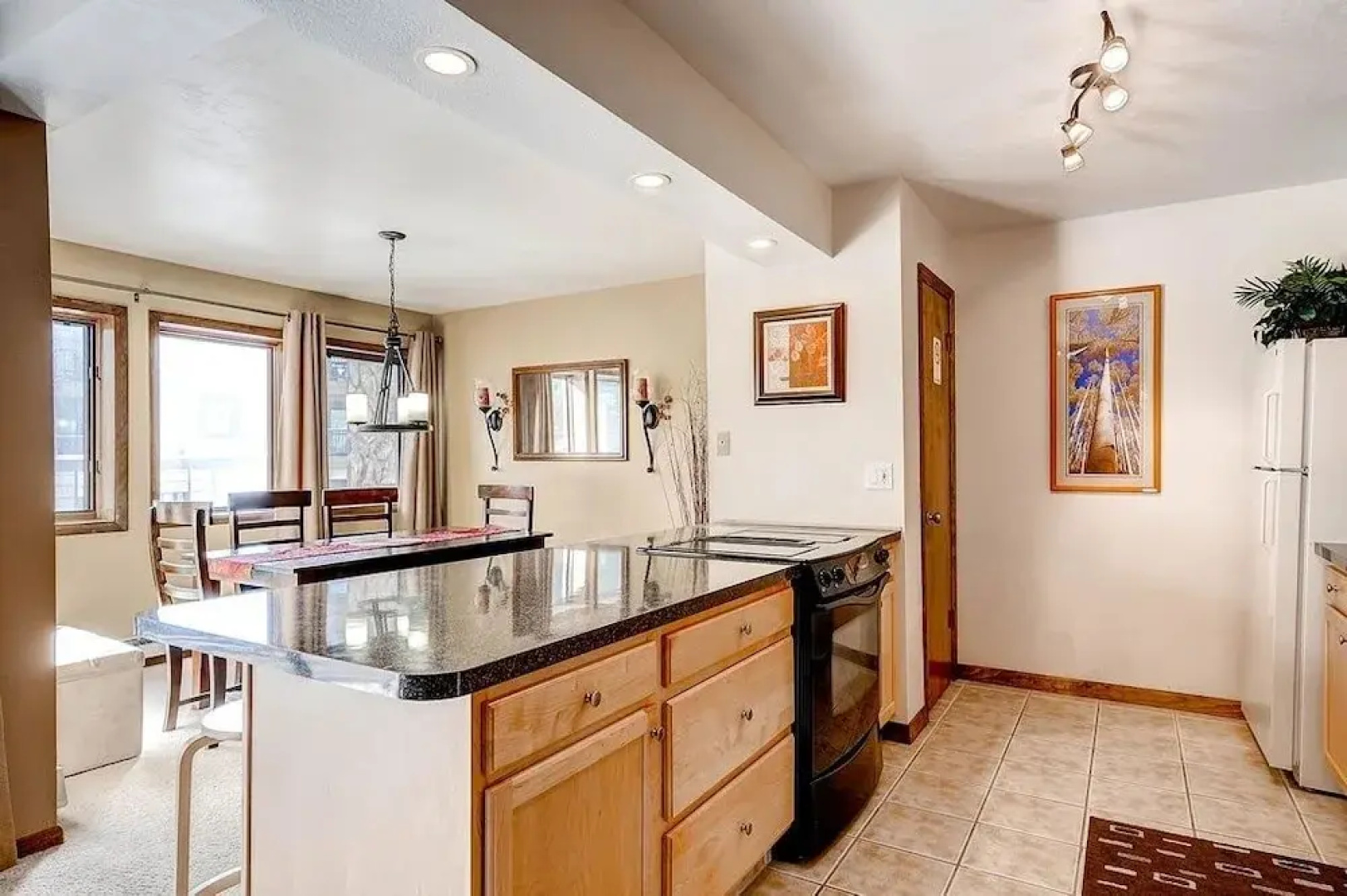 Park Place 101c 2 Bedroom Condo by RedAwning