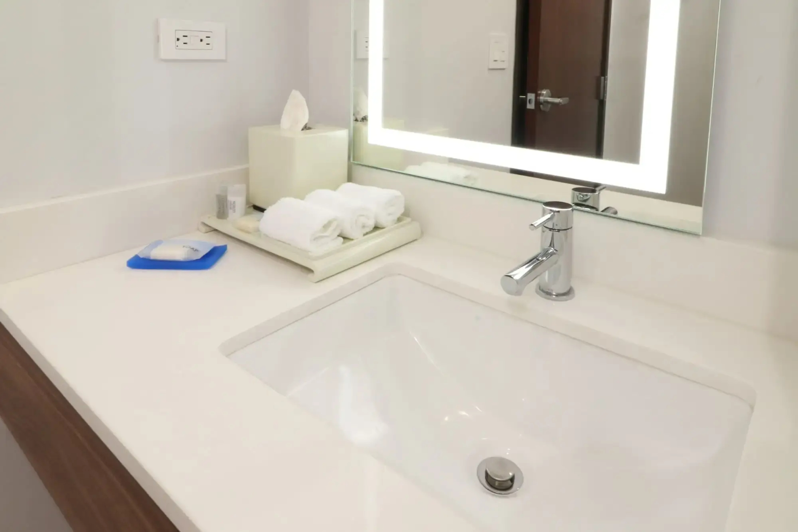 Holiday Inn Express & Suites Ensenada Centro by IHG