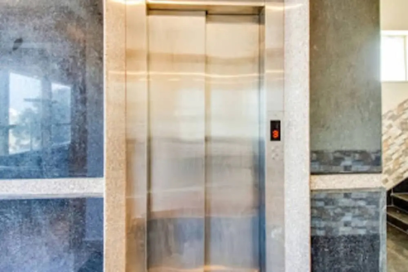 Capital O 62639 Inn The Centre