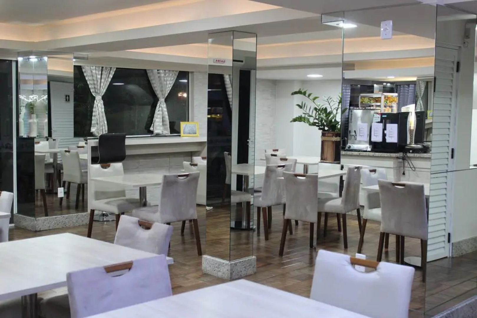 Aj Hotel
