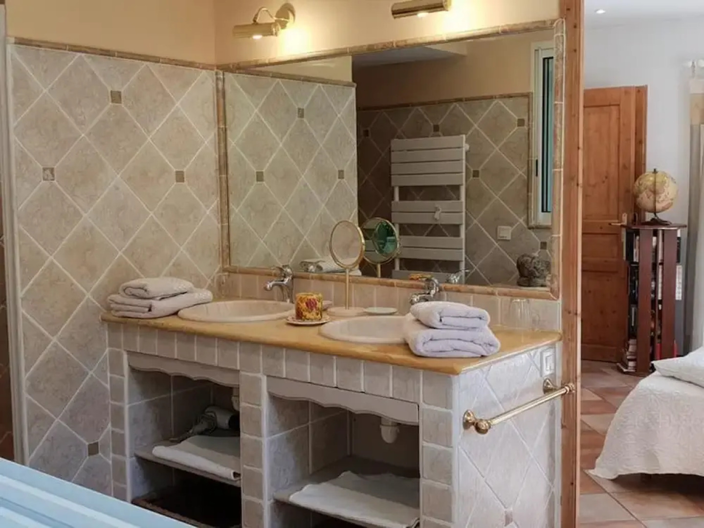 Villa in an Idyllic and Relaxing Setting Near Orange