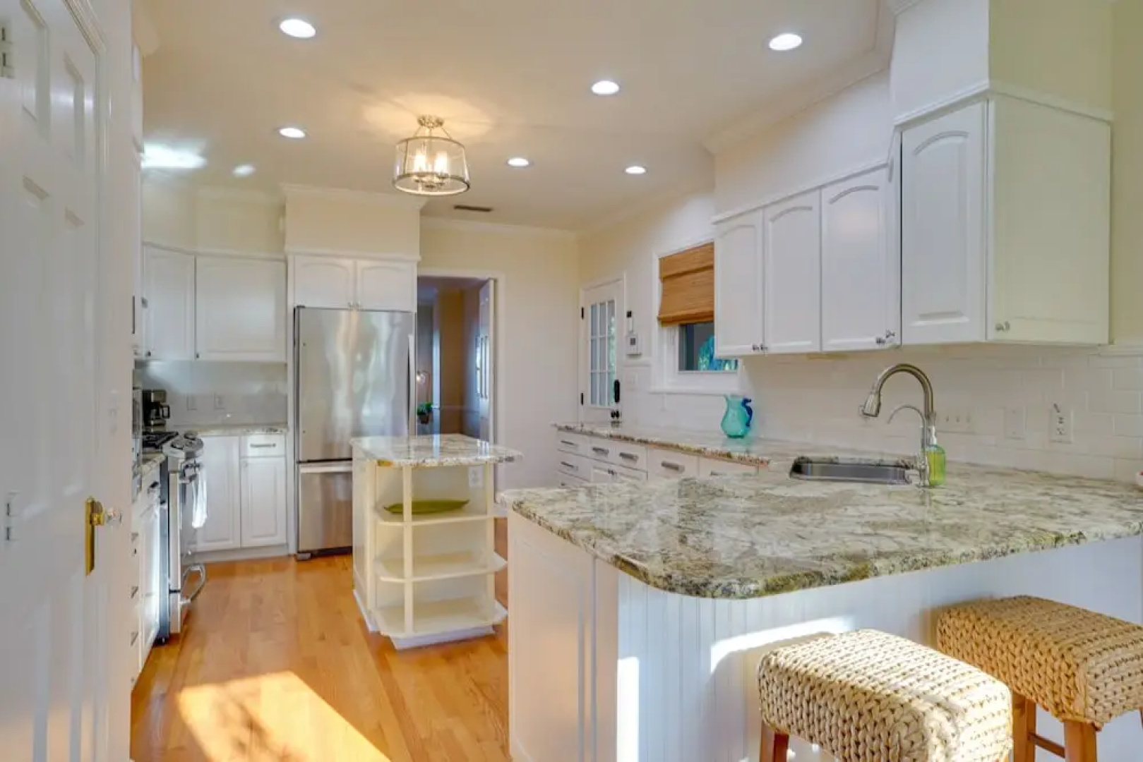 Lakefront Winter Haven Retreat: Hot Tub & Patio!