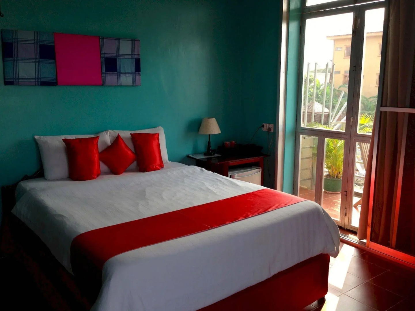 River Dolphin Hotel