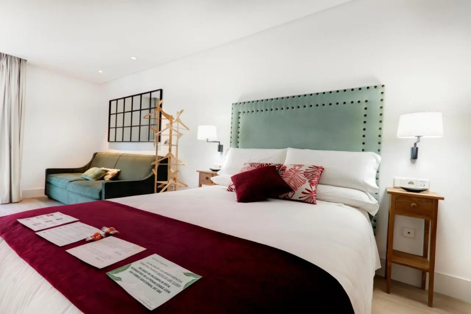 Apartamentos Turísticos La Plaza