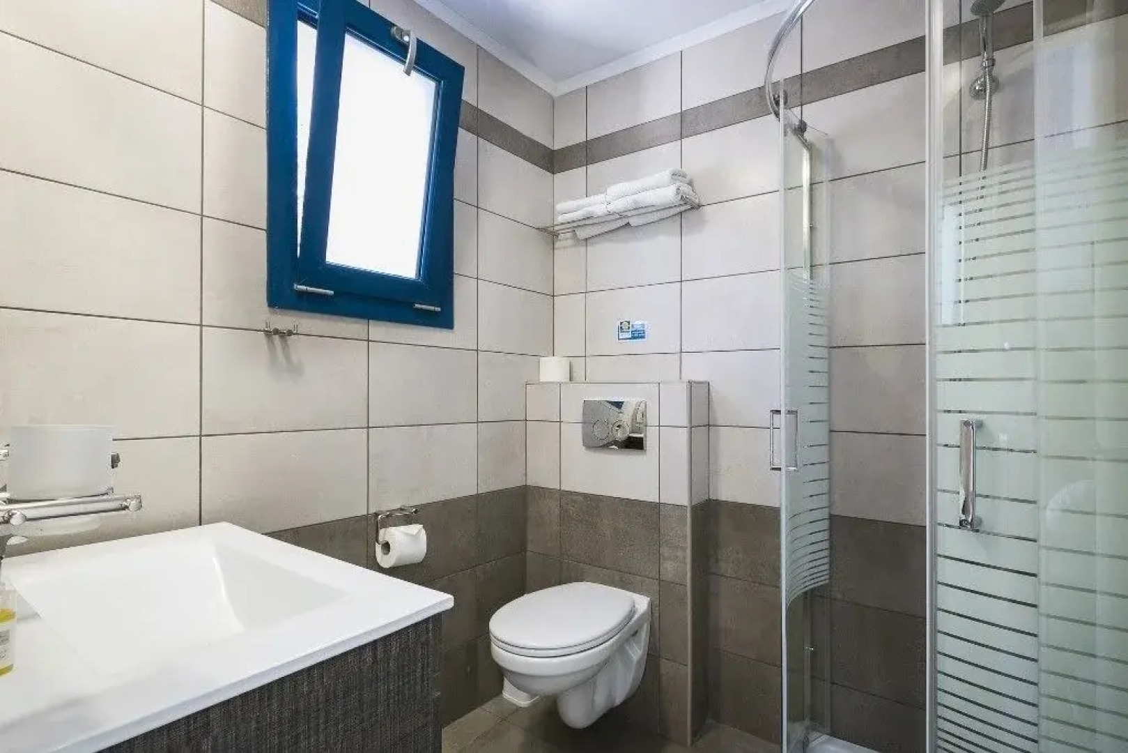 Metaxatos Apartments