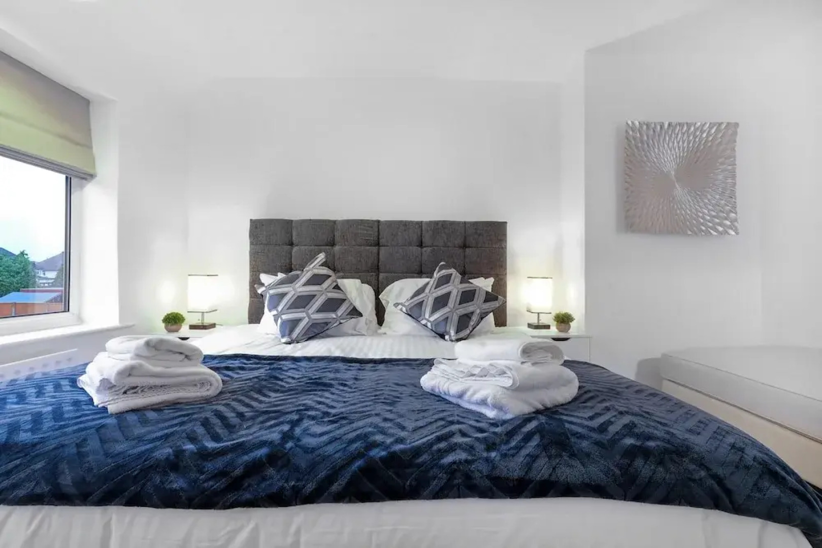 Bright 4 bed 2 bath house near Pinewood