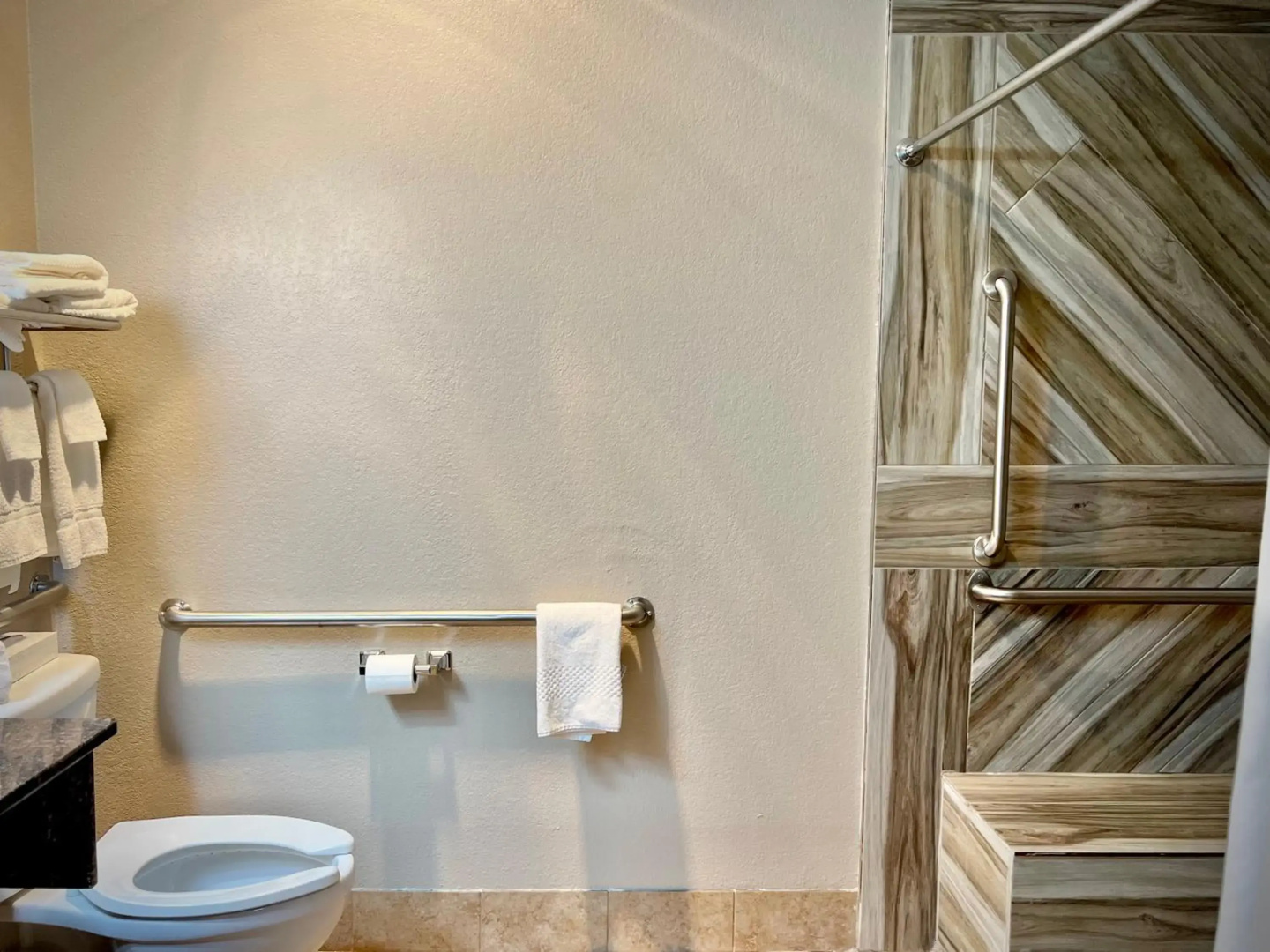 Quality Inn & Suites Wisconsin Dells Downtown - Waterparks Area