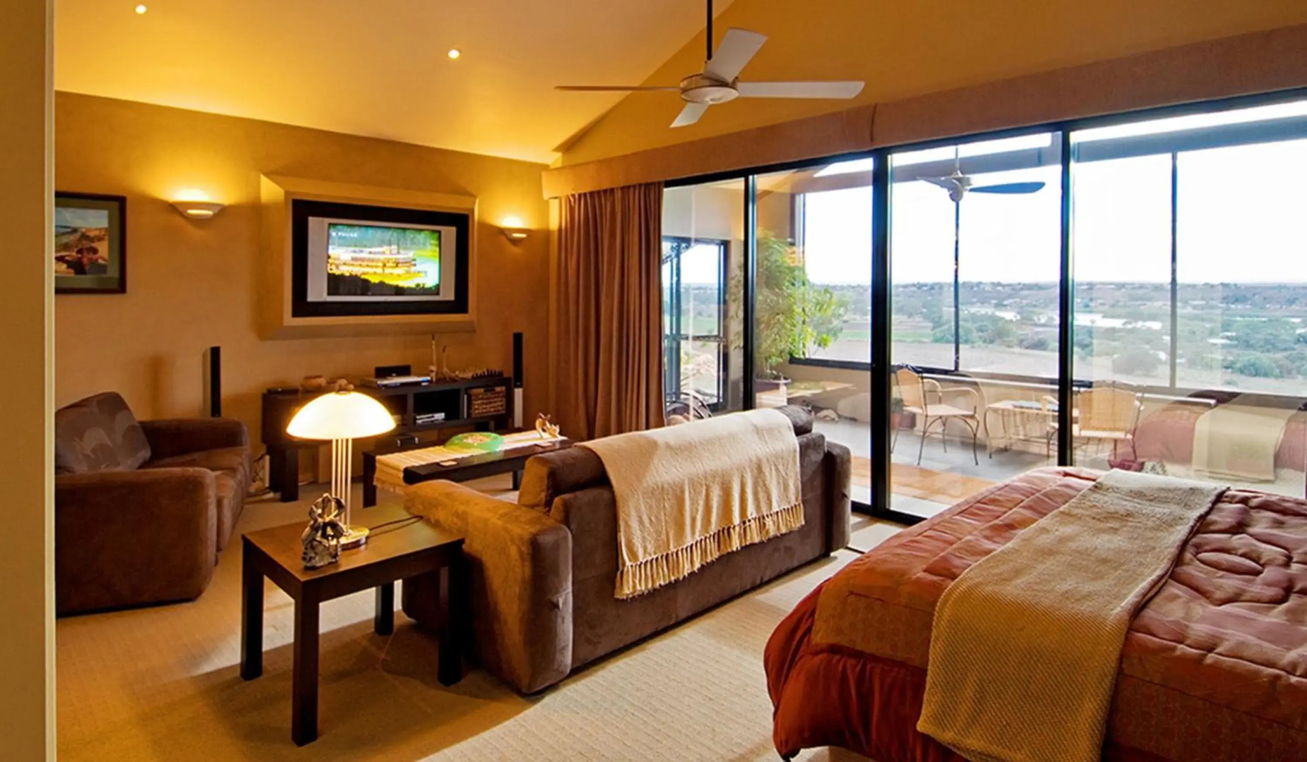 Romantic Getaways at Riverview Rise Retreats