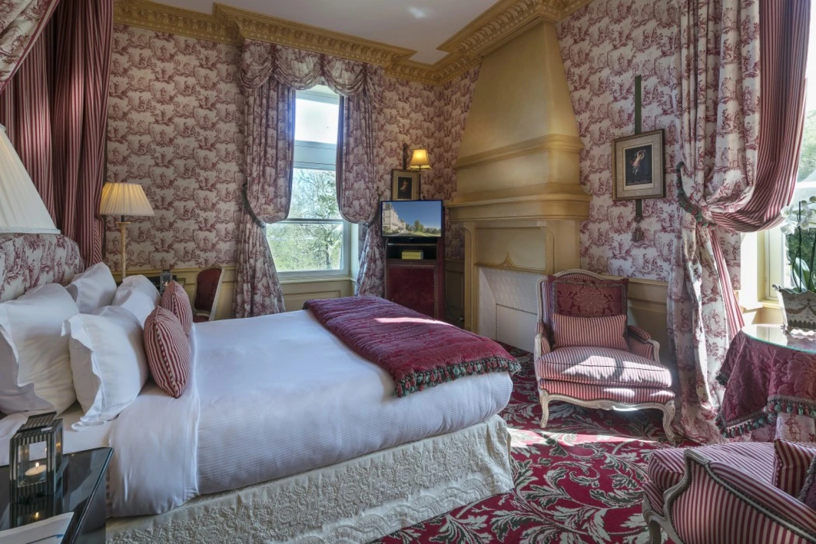 Château De Mirambeau