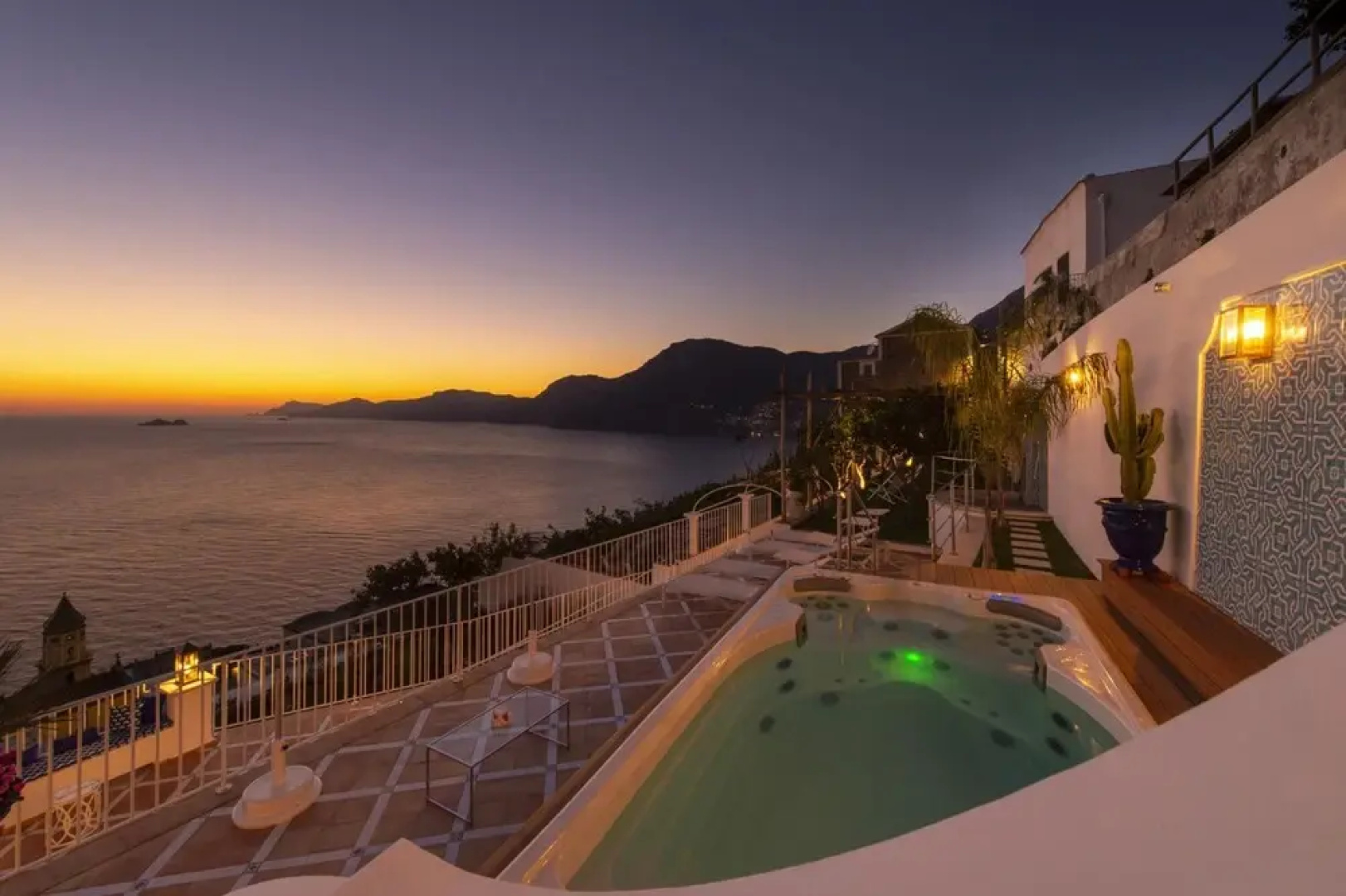 Luxury Villa Malika - Breathtaking View of Capri and Positano