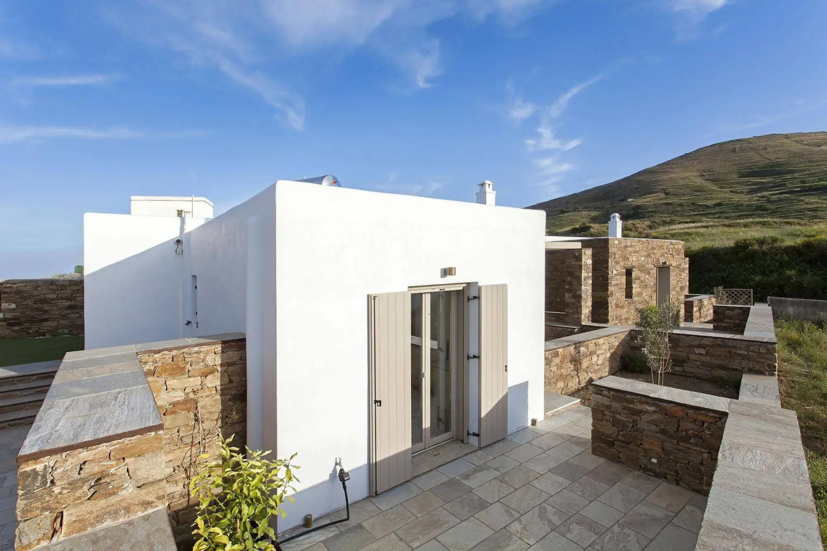 White Tinos Luxury Suites