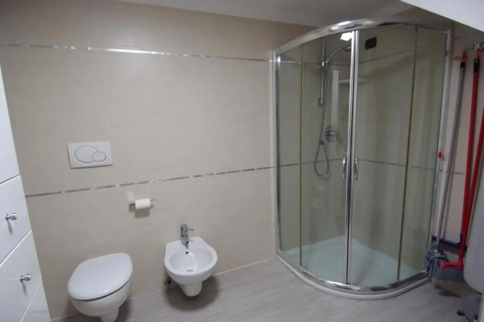 White Residence Apartment