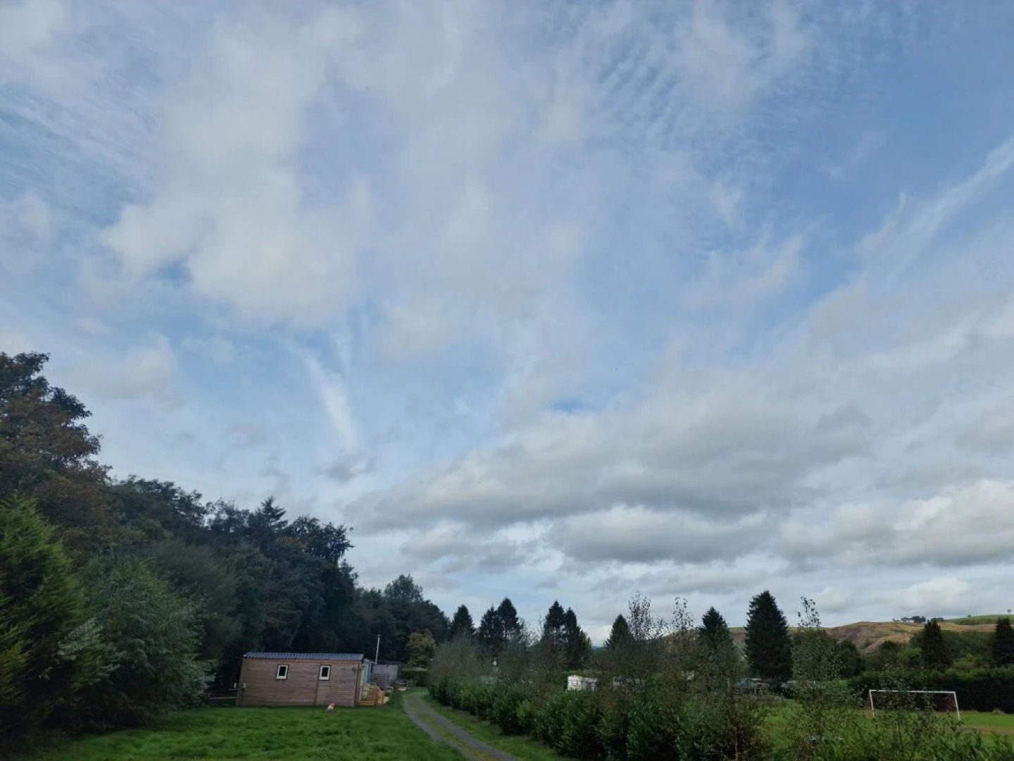 Large Glamping Hut - Riverview 13