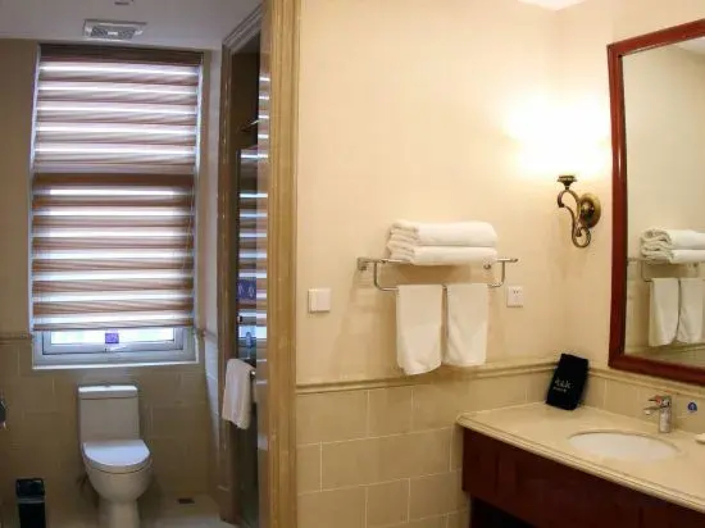 Aohua International Hot Spring Hotel