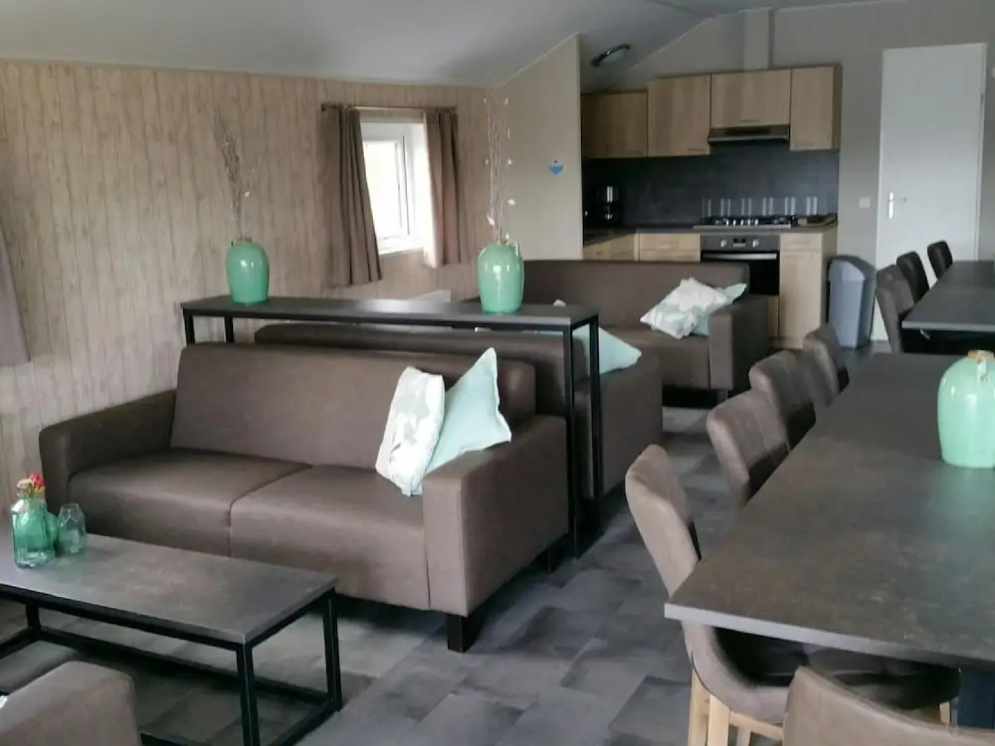 Pondside Stay w/ Kitchen