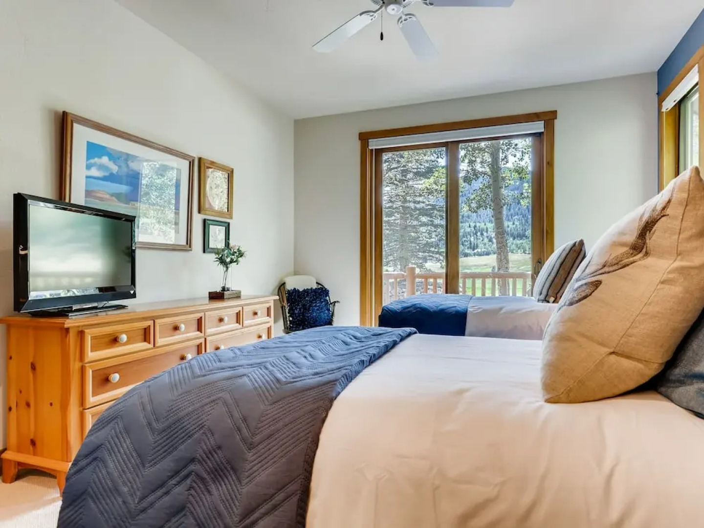 28953 Cathedral City - 5 Br Home